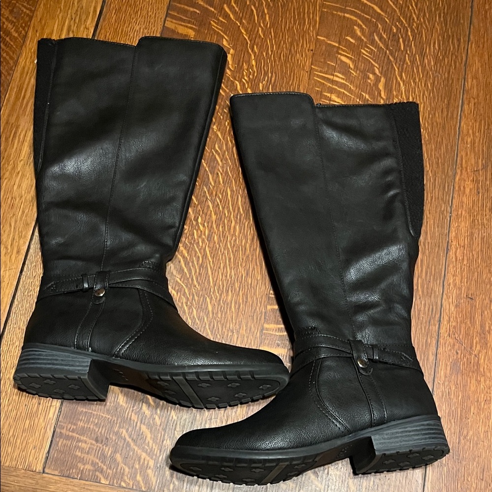 Women's Black Knee-High Boots 6